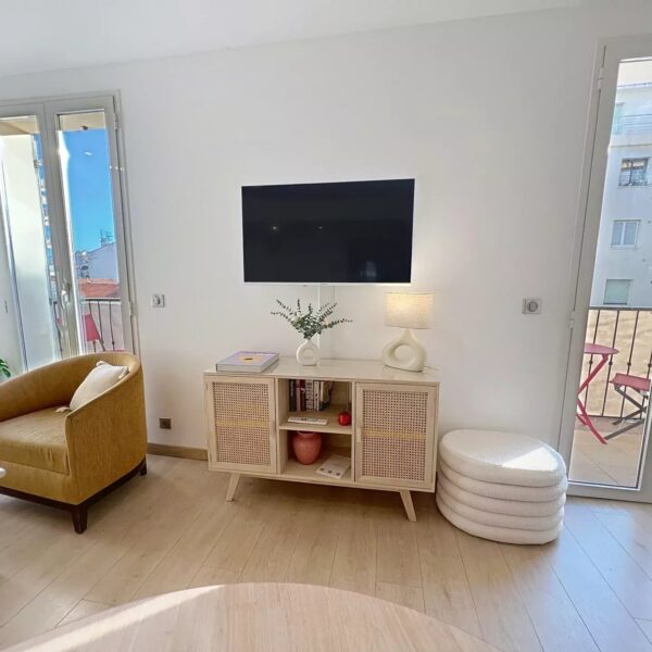 Appartement Cannes Anglais : 3 / 4 pièces, 7 personnes, balcon sud, mezzanine