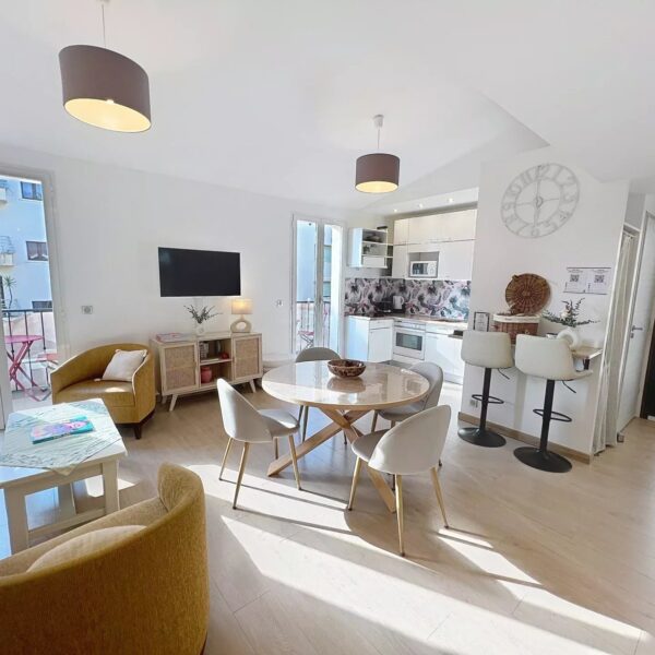 Appartement Cannes Anglais : 3 / 4 pièces, 7 personnes, balcon sud, mezzanine