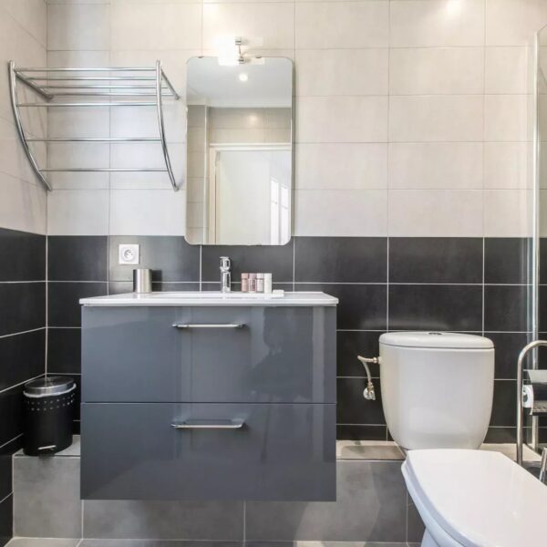 Apartment Cannes Centre : 1-bedroom, sleeps 4, modern, bright