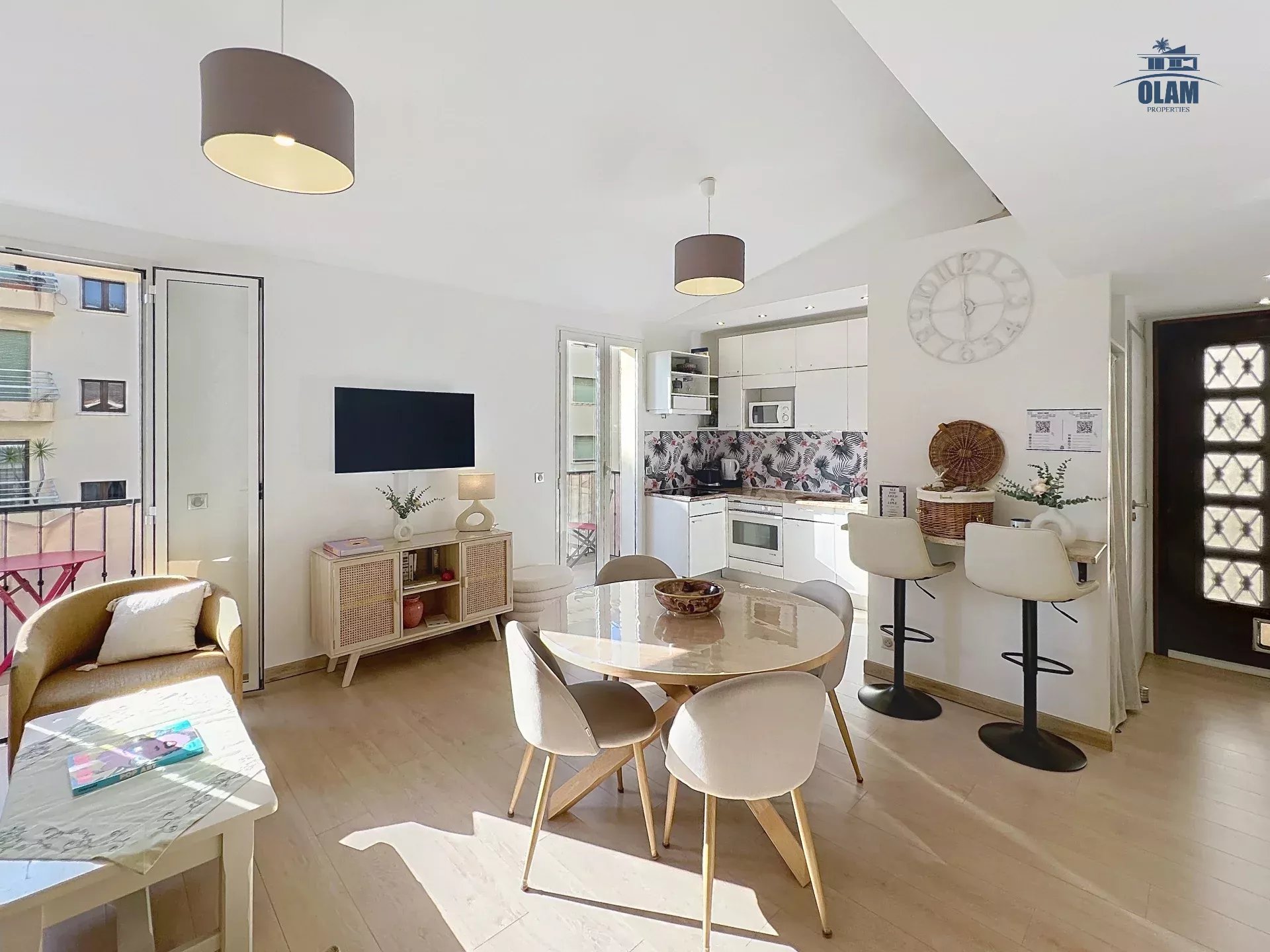 Appartement Cannes Anglais : 3 / 4 pièces, 7 personnes, balcon sud, mezzanine