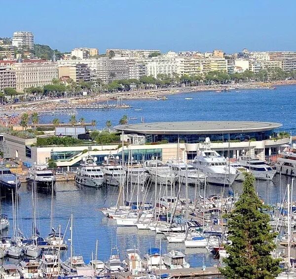 Appartement Cannes Anglais : 3 / 4 pièces, 7 personnes, balcon sud, mezzanine