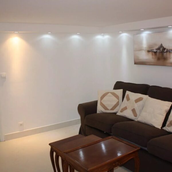 Villa Cannes : magnificent renovated villa, sea view, swimming pool, garden, reception room