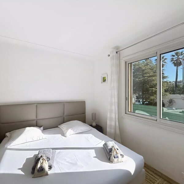 Cannes: charming 2-room apartment with terrace close to city center