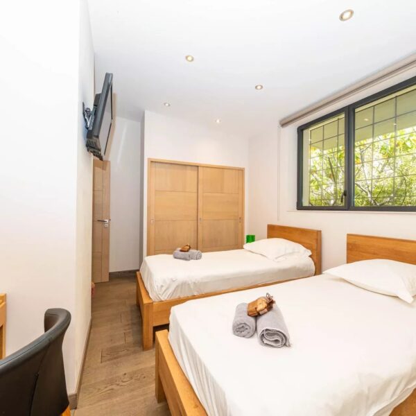 Cannes : Luxury Villa 6 bedrooms with swimming pool – Croisette