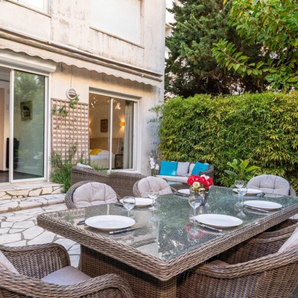 Cannes : Luxueux appartement 4 chambres avec jardin sur la Croisette