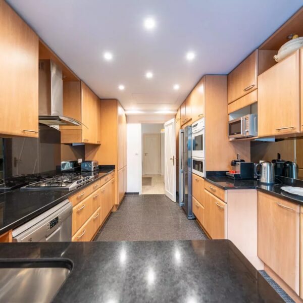 Cannes : Luxueux appartement 4 chambres avec jardin sur la Croisette