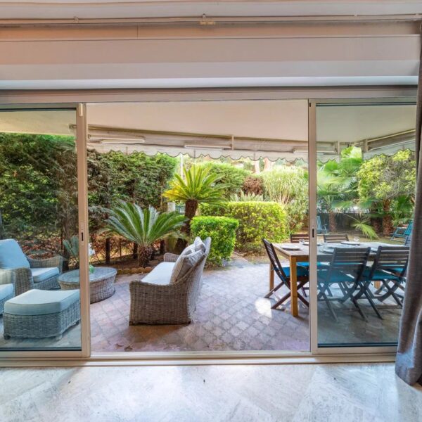 Cannes : Luxueux appartement 4 chambres avec jardin sur la Croisette