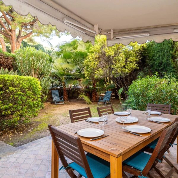 Cannes : Luxueux appartement 4 chambres avec jardin sur la Croisette