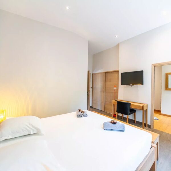 Cannes : Luxury Villa 6 bedrooms with swimming pool – Croisette