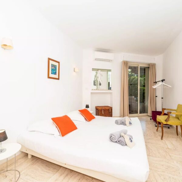 Cannes : Luxueux appartement 4 chambres avec jardin sur la Croisette