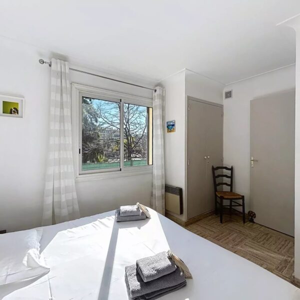 Cannes: charming 2-room apartment with terrace close to city center