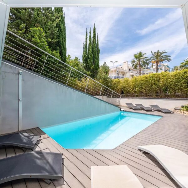 Cannes : Luxury Villa 6 bedrooms with swimming pool – Croisette