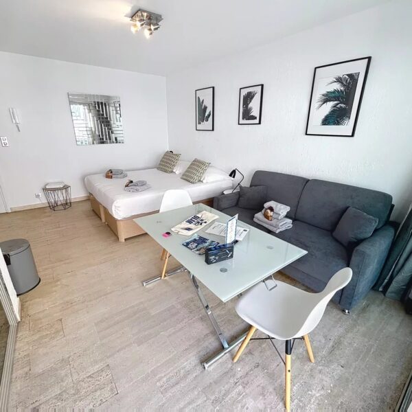 Cannes: charming, quiet studio in the city center