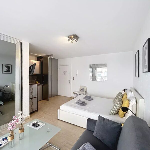 Cannes: charming, quiet studio in the city center
