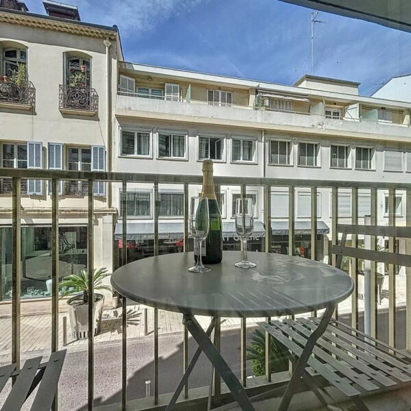 Cannes: charming, quiet studio in the city center