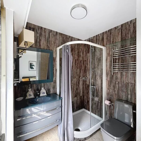 Cannes: charming, quiet studio in the city center