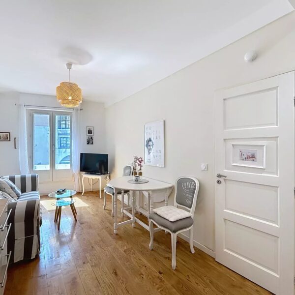 Apartment Cannes : 1-bedrooms with balcony, trendy area of Cannes