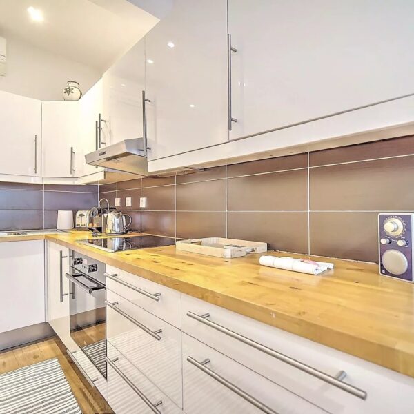 Apartment Cannes : 1-bedrooms with balcony, trendy area of Cannes