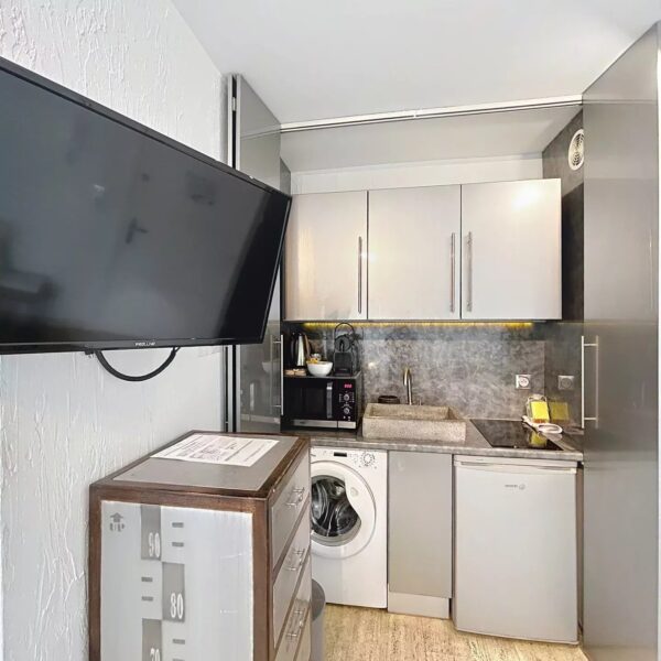 Cannes: charming, quiet studio in the city center