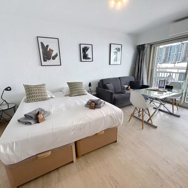 Cannes: charming, quiet studio in the city center