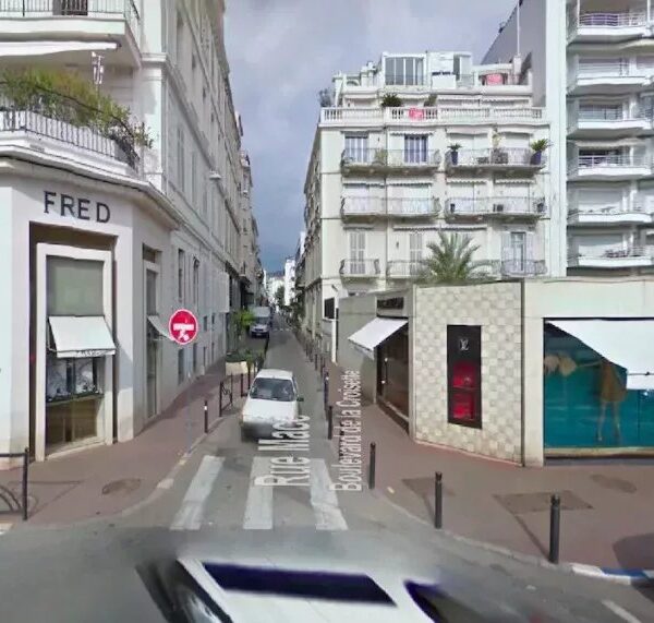 Cannes: charming, quiet studio in the city center