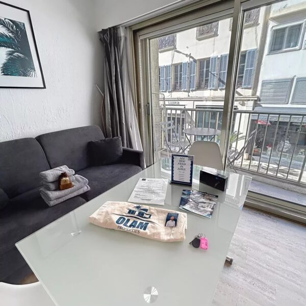 Cannes: charming, quiet studio in the city center