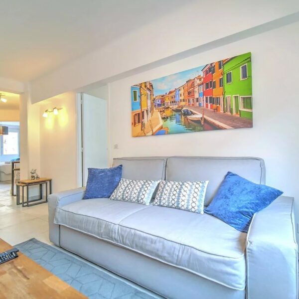 Cannes apartment: superb bright 4-room apartment, residence with elevator, open kitchen