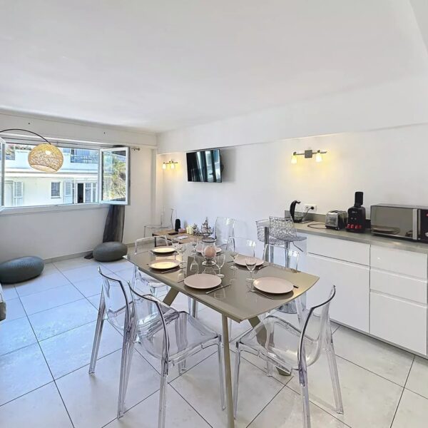 Appartement Cannes : superbe 4 pièces lumineux, résidence avec ascenseur, cuisine ouverte