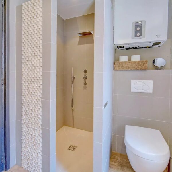 Cannes Montfleury apartment: superb bourgeois 2-bedrooms apartment near rue d’Antibes