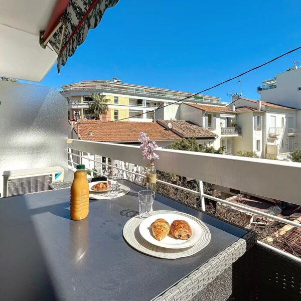 Cannes: Palm Beach area – 1 bedroom – Sea view