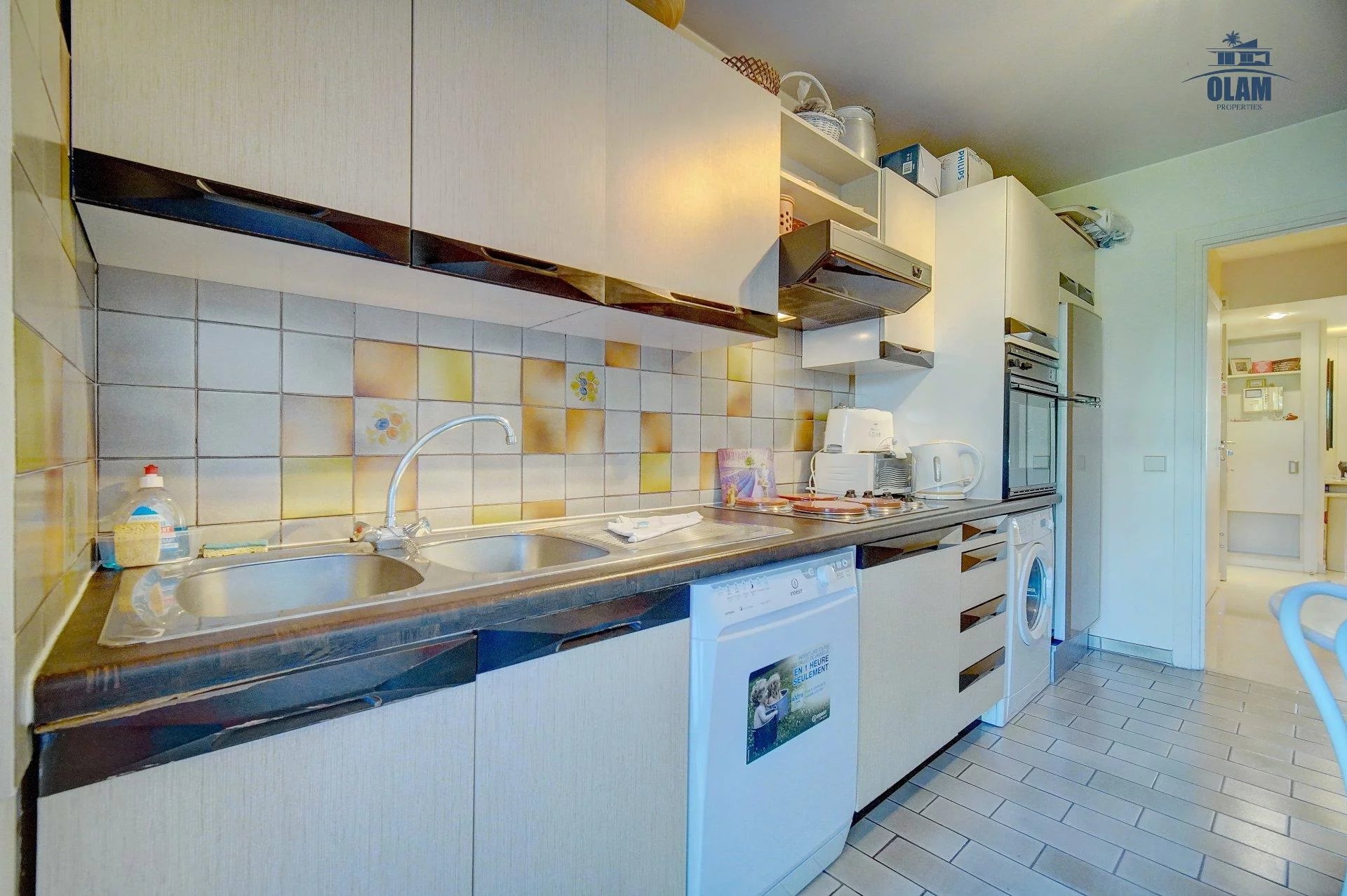 Remplissage du frigo / Fridge filling - Olam Properties Canne