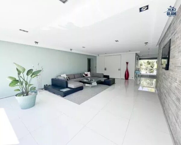 Cannes: gorgeous modern quiet villa swimming pool, premium amenities
