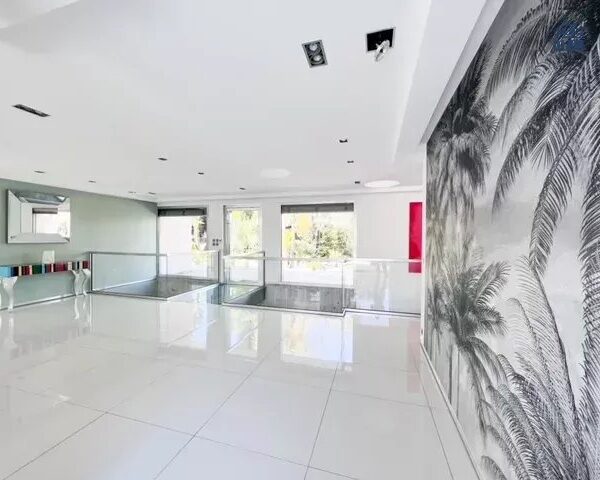 Cannes: gorgeous modern quiet villa swimming pool, premium amenities