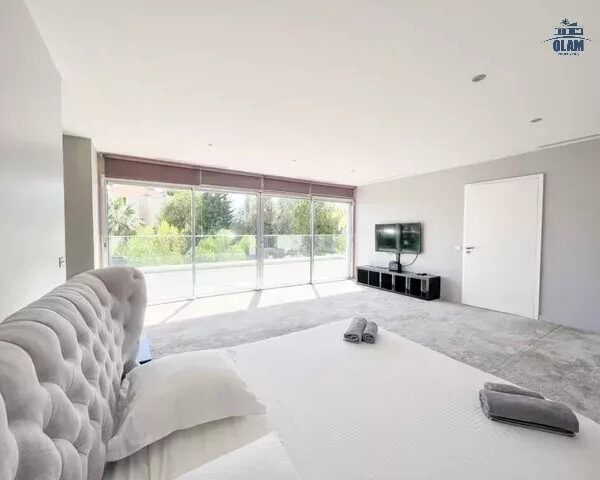 Cannes: gorgeous modern quiet villa swimming pool, premium amenities