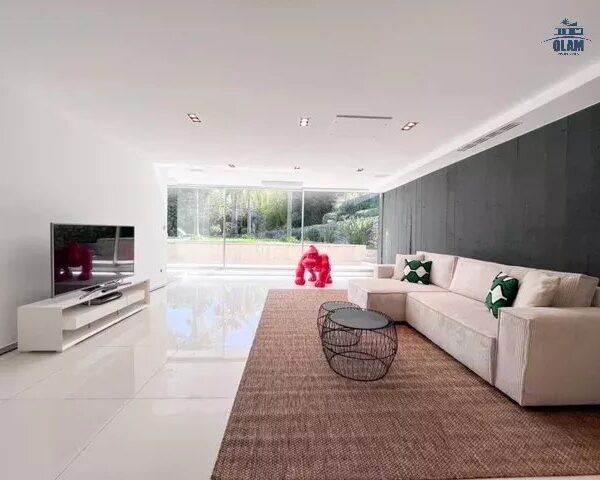 Cannes: gorgeous modern quiet villa swimming pool, premium amenities