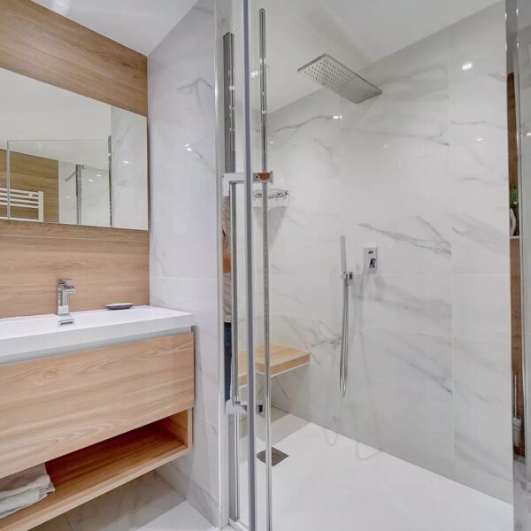 Appartement Cannes Croisette : beau 3 pièces, terrasse, confort et proximité