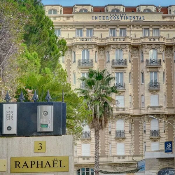 Apartment Cannes Croisette : 1-bedroom renovated, terrace, near beaches and Palais
