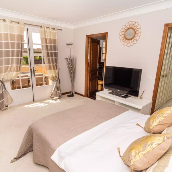 Villa La Roquette-sur-Siagne: 150 m2, wooded garden, absolute calm