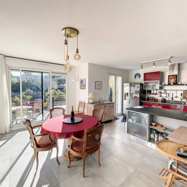 House Cannes Croix des Gardes : 3 bedrooms on 2 levels, garden, swimming pool, barbecue