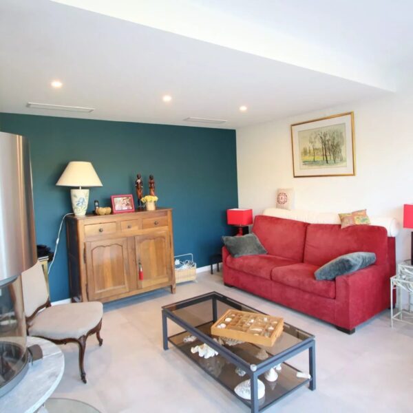 House Cannes Croix des Gardes : 3 bedrooms on 2 levels, garden, swimming pool, barbecue