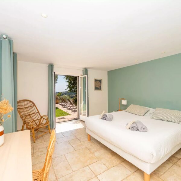 Antibes : villa 4 chambres avec piscine et vue mer