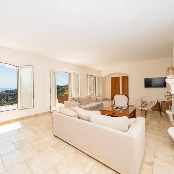 Antibes : villa 4 chambres avec piscine et vue mer