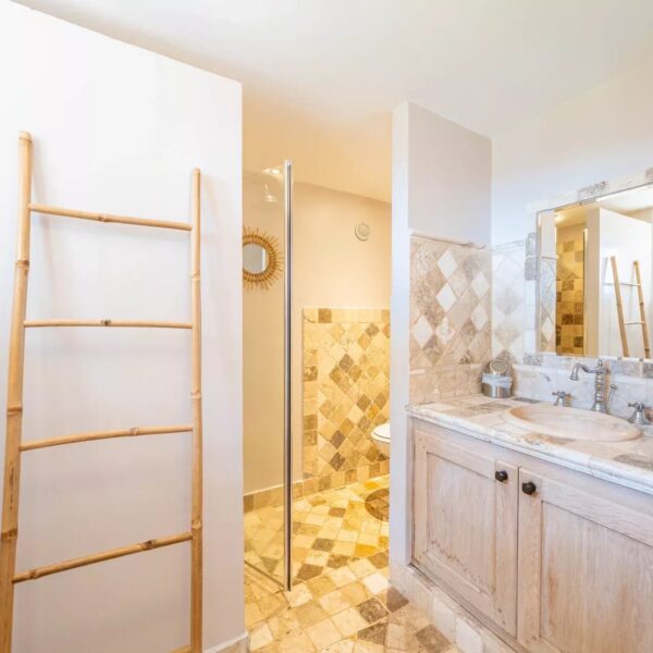 Antibes : villa 4 chambres avec piscine et vue mer