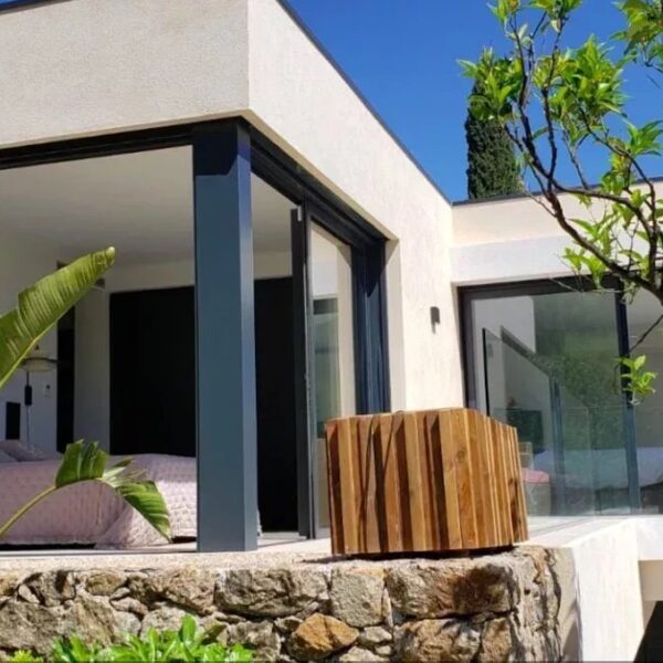 Golfe-Juan : Villa 3 chambres avec piscine et vue mer