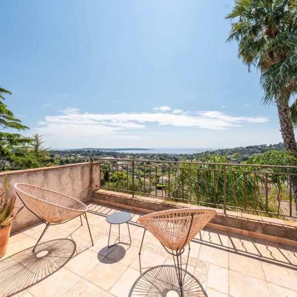 Antibes: 4-bedroom villa with swimming pool and sea view