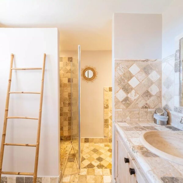 Antibes : villa 4 chambres avec piscine et vue mer