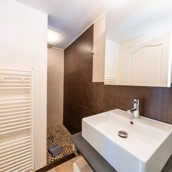 Antibes : villa 4 chambres avec piscine et vue mer