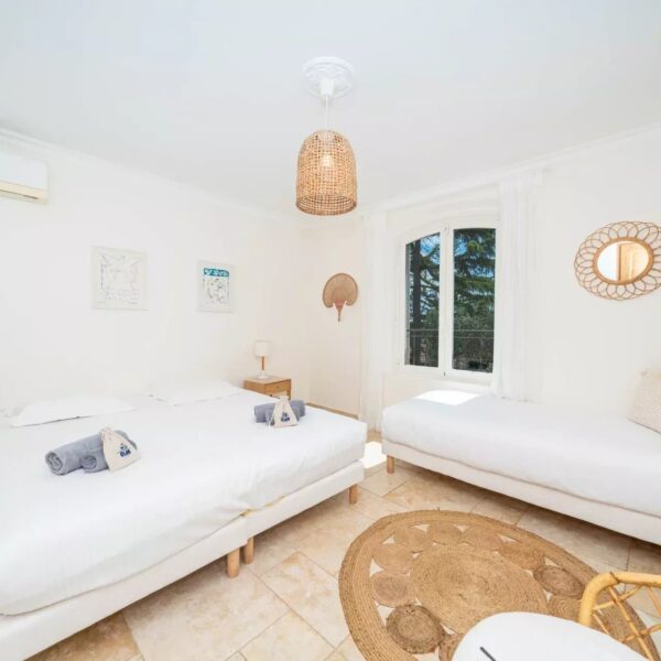 Antibes : villa 4 chambres avec piscine et vue mer