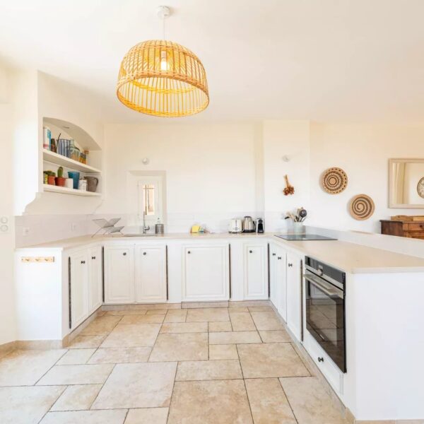 Antibes: 4-bedroom villa with swimming pool and sea view