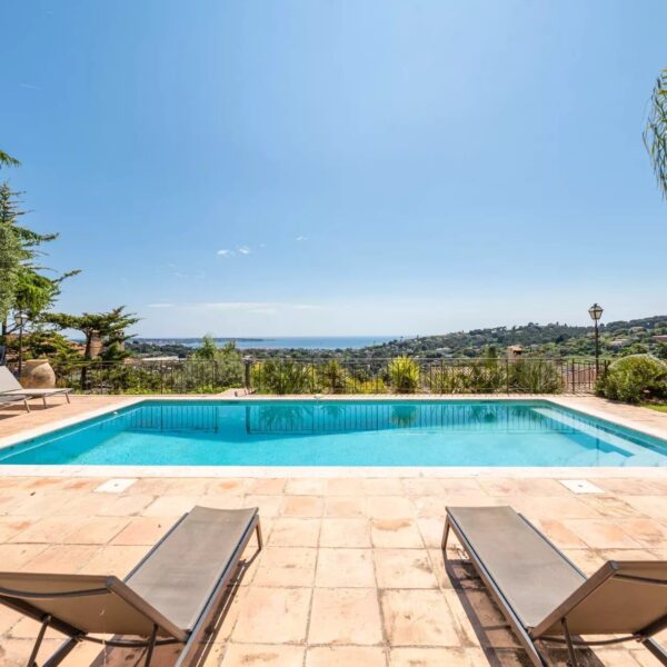 Antibes : villa 4 chambres avec piscine et vue mer